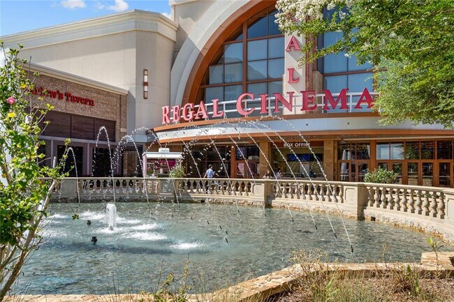 Building Photo - 390 Hembree Rd