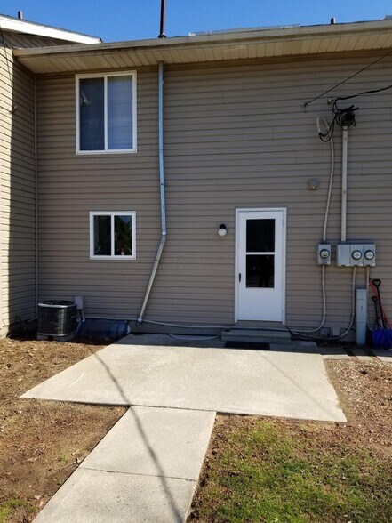 Building Photo - 1725 Churchill Downs Rd