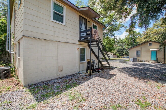 Building Photo - 1833 Orangeburg St