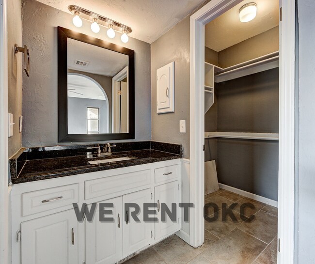 Building Photo - 11308 Bel Air Pl