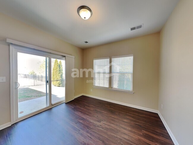 Building Photo - 3008 Fallondale Rd