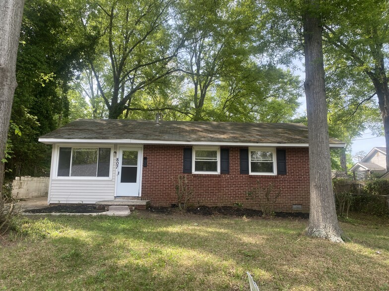 Primary Photo - 807 E 4th Ave