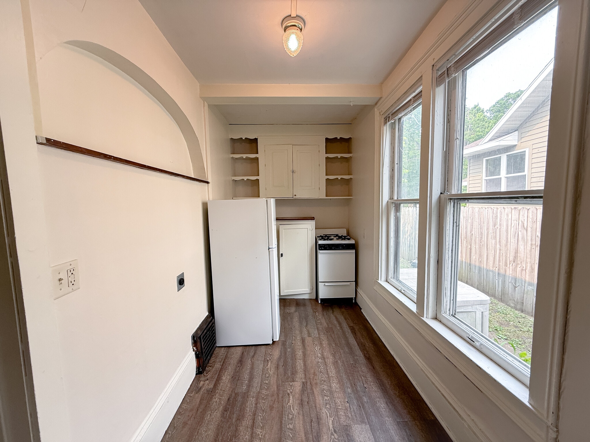 Building Photo - 1012 1st Ave