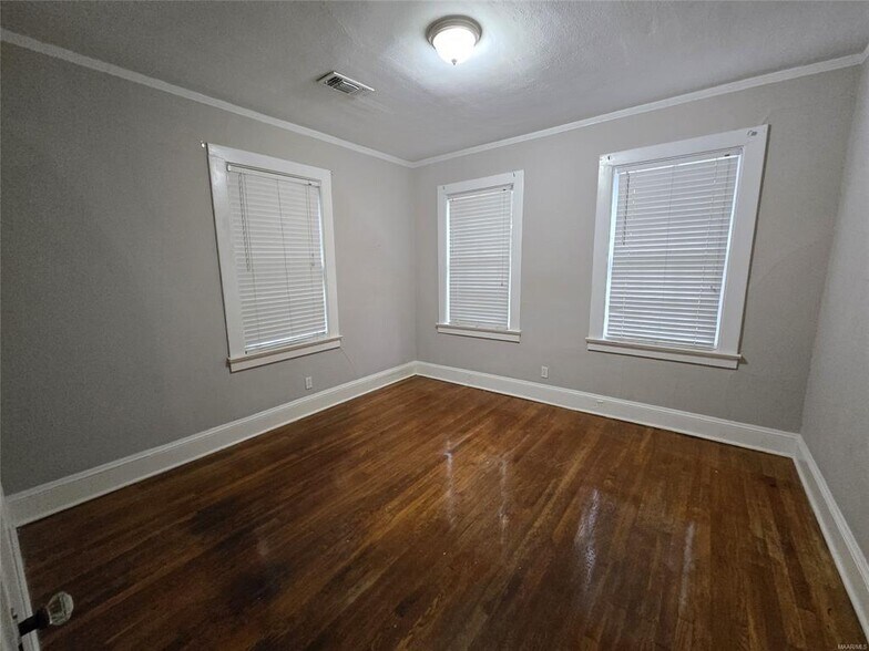 Building Photo - 3256 Montezuma Rd