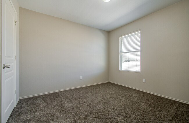 Building Photo - 16830 Mammoth Springs Dr