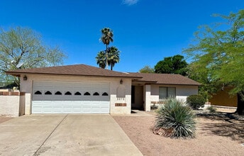 Building Photo - 8878 E Sheena Dr