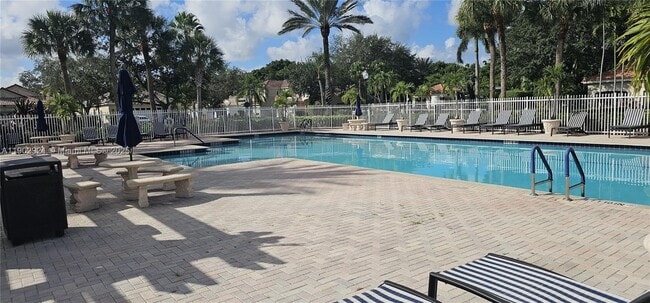 Building Photo - 1002 Sevilla Cir