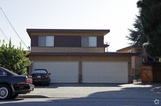 Building Photo - 355 Best Ave
