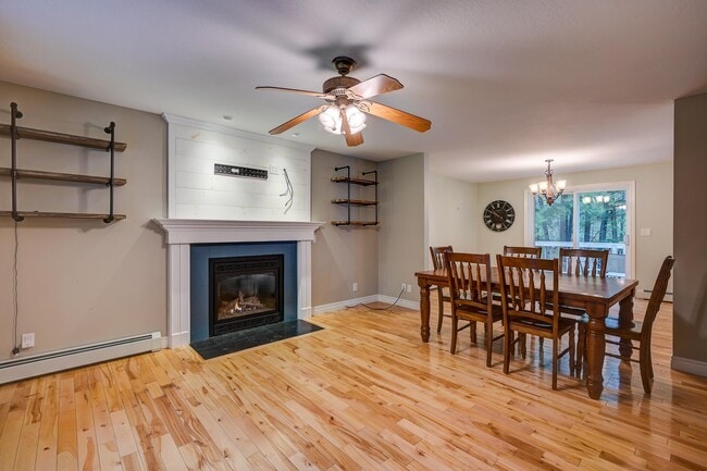 Building Photo - 28 Grachen Dr