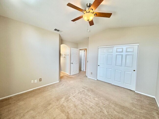 Building Photo - Oxnard | Seabreeze Gated Community | 3 Bedroom + 2.5 Bathroom | Corte Las Holas