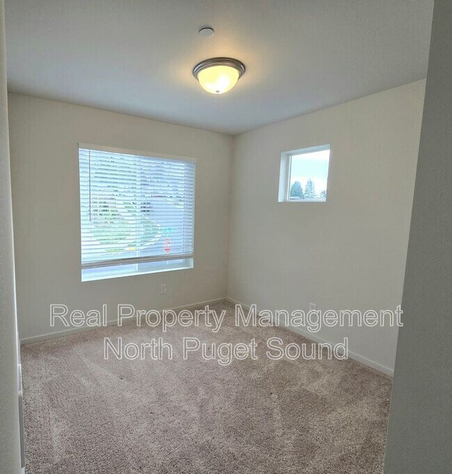 Building Photo - 4306 68th Dr NE