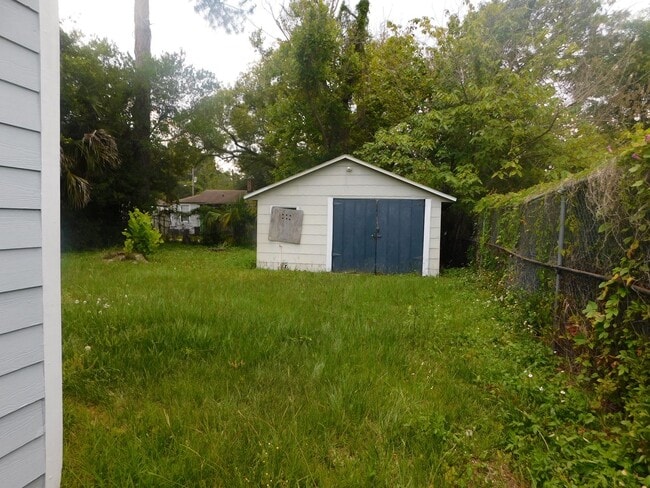 Building Photo - Completley Remodeled 2/1 in Longbranch!