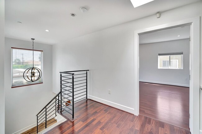Building Photo - Modern 4-Bedroom Home in Prime West LA | Walkable, Spacious & Move-In Ready