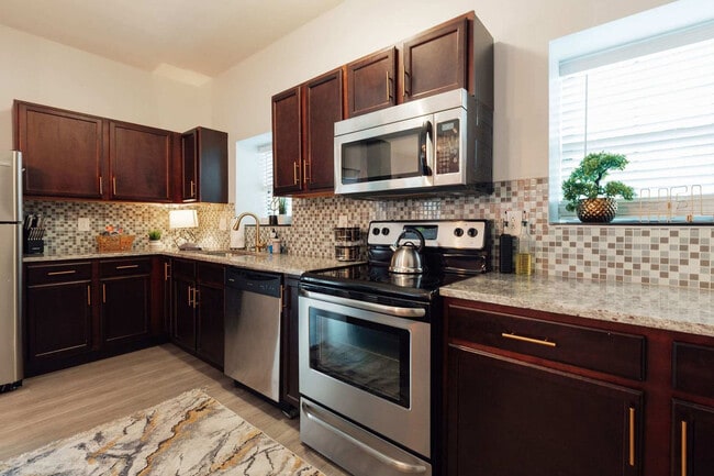 Building Photo - 202 E Main St