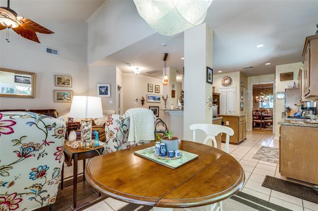 Building Photo - 327 Kahala Dr