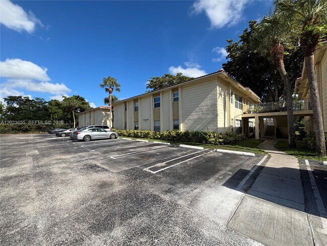 Building Photo - 11512 Royal Palm Blvd