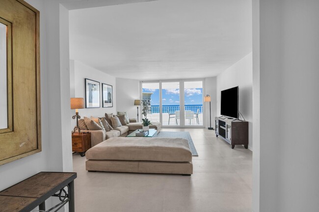 Building Photo - 550 S Ocean Blvd