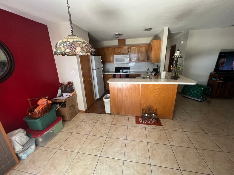 Kitchen - 505 palm valley cir