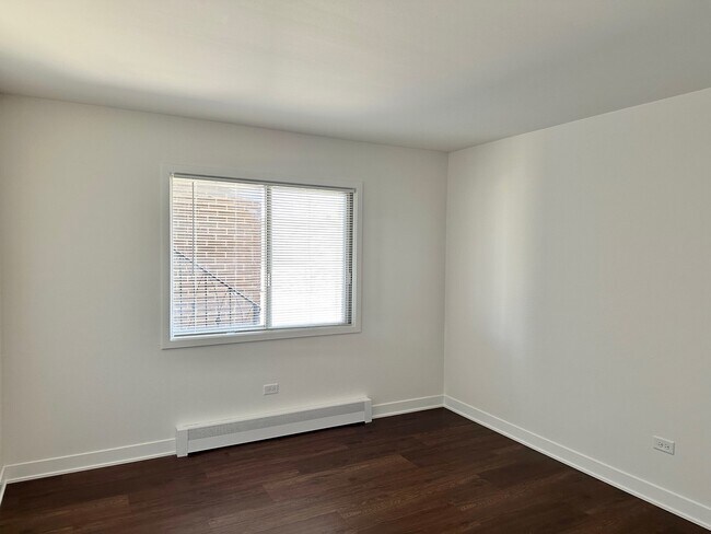 Building Photo - 222 S Tryon St