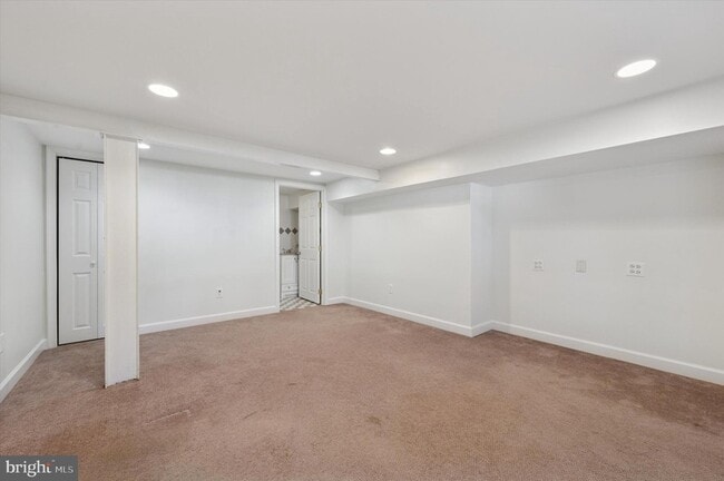 Building Photo - 1156 Garfield Ave