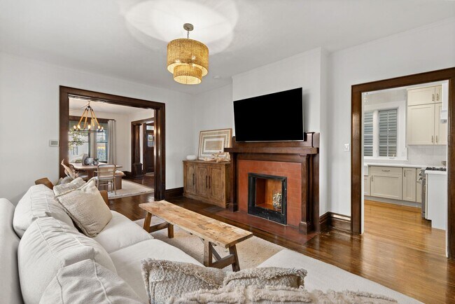 Building Photo - 439 Thurman Ave