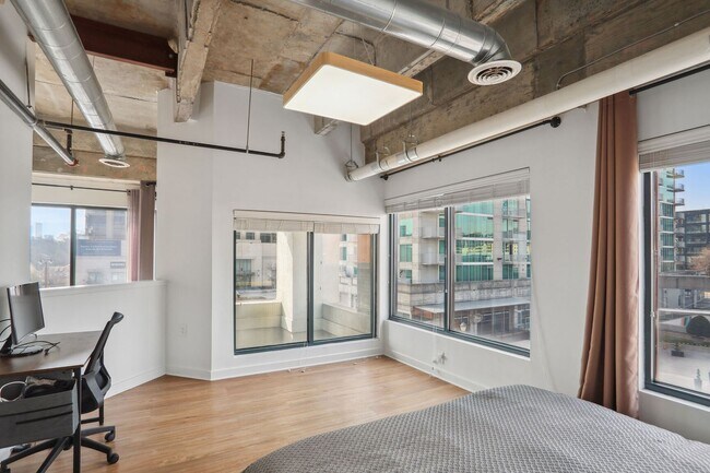 Building Photo - Atlantic Station Luxury