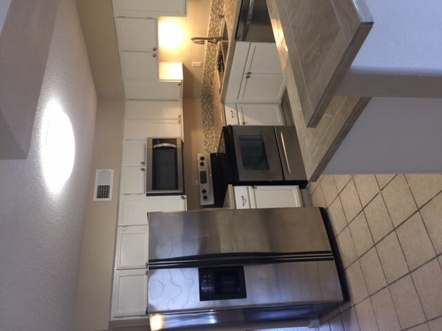 Building Photo - Beautiful Townhome for Rent