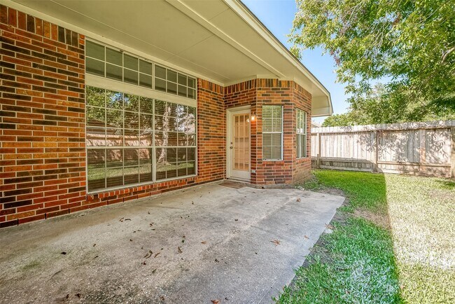 Building Photo - 2224 Palm Lagoon Dr