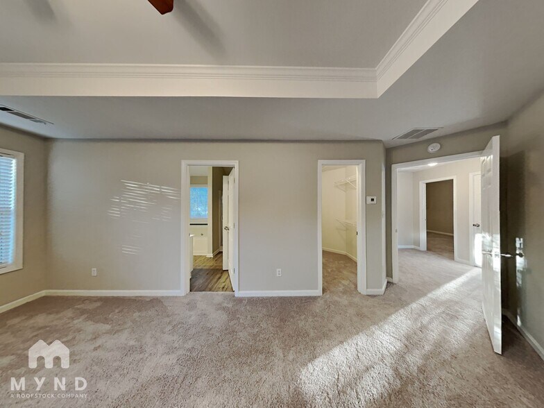 Building Photo - 839 Whitehaven Ln