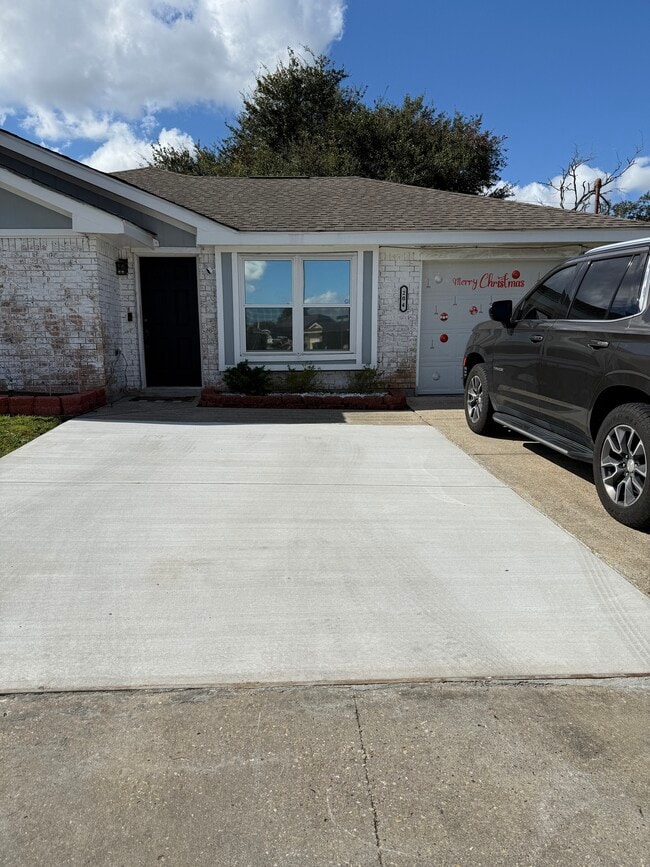 Primary Photo - 204 Dale Ave