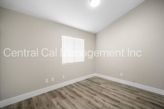 Building Photo - 3 Bedroom/2 Bath Home in Tyner Ranch - $2395 per month!