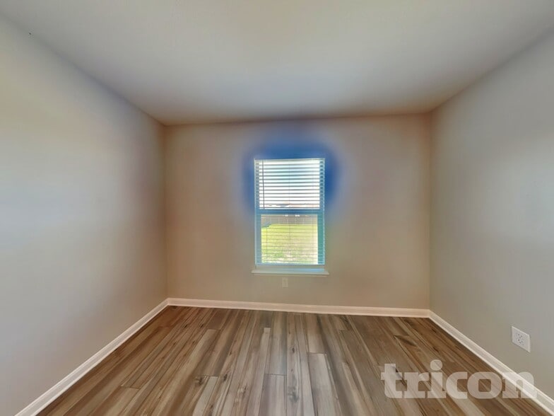 Building Photo - 108 Saloon Cv E