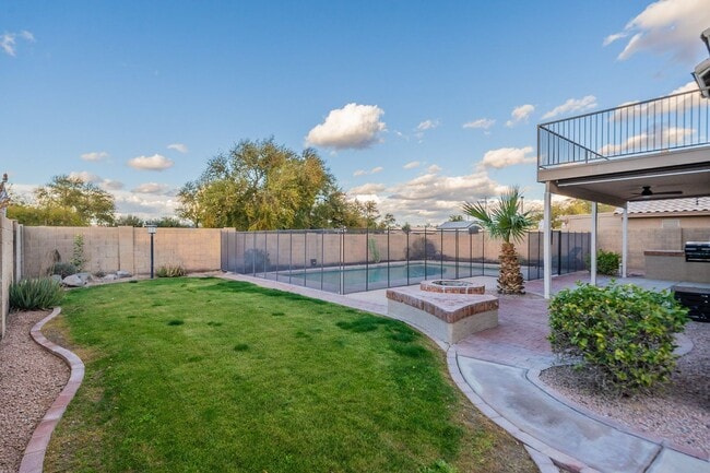 Building Photo - Stunning Tempe Home with Private Pool