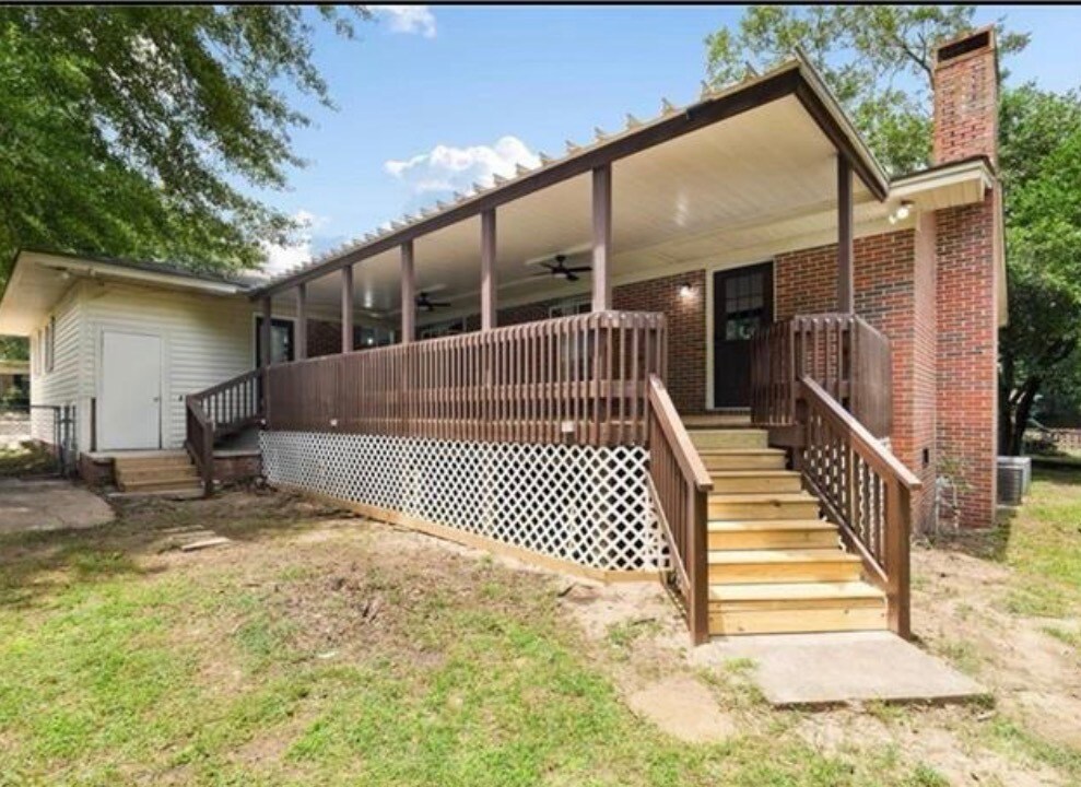 Building Photo - 265 Thrift St