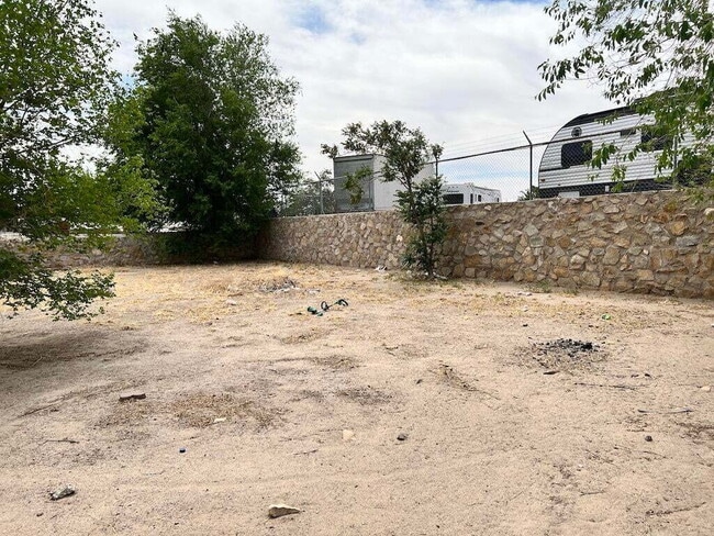 Building Photo - 1504B Monte Sanders Ln