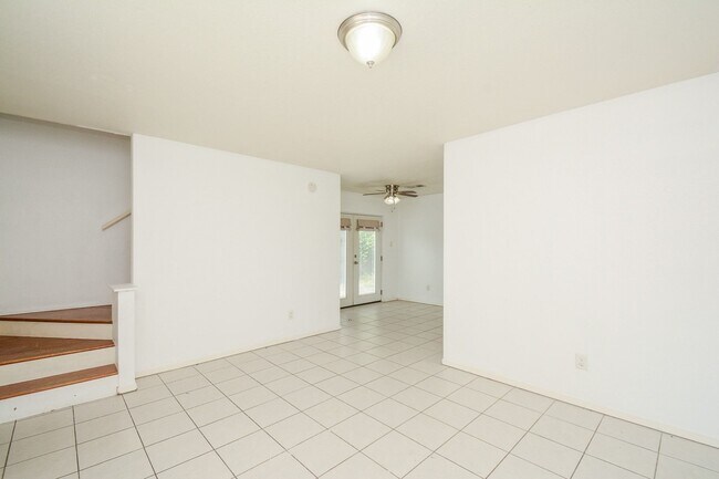 Building Photo - 1116 Murrayhill Dr
