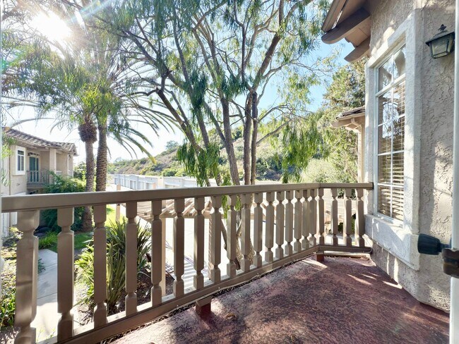 Building Photo - Upper Level Condo in Gated Community