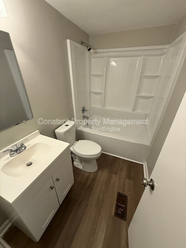 Building Photo - 2485 Bristol Dr