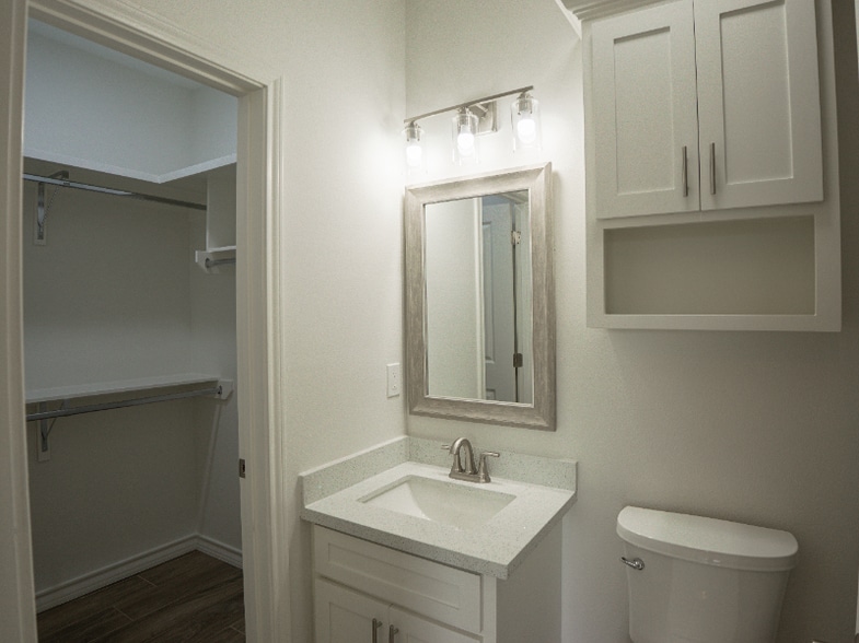 Building Photo - 4310 Escondido Ln