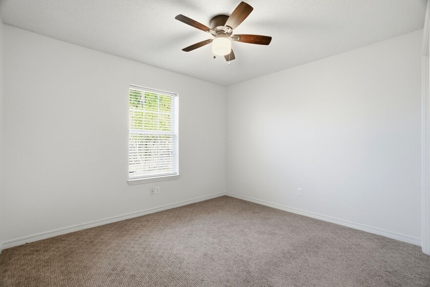 Building Photo - 3315 Bauer Rd