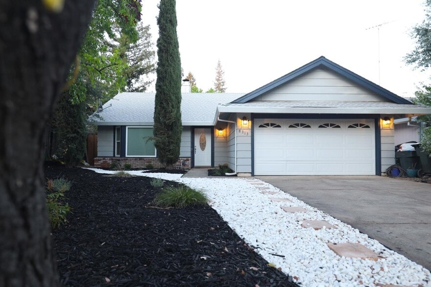 Building Photo - 8313 Crossoak Way