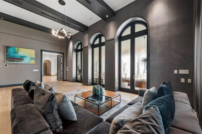 Building Photo - 432 S Hibiscus Dr