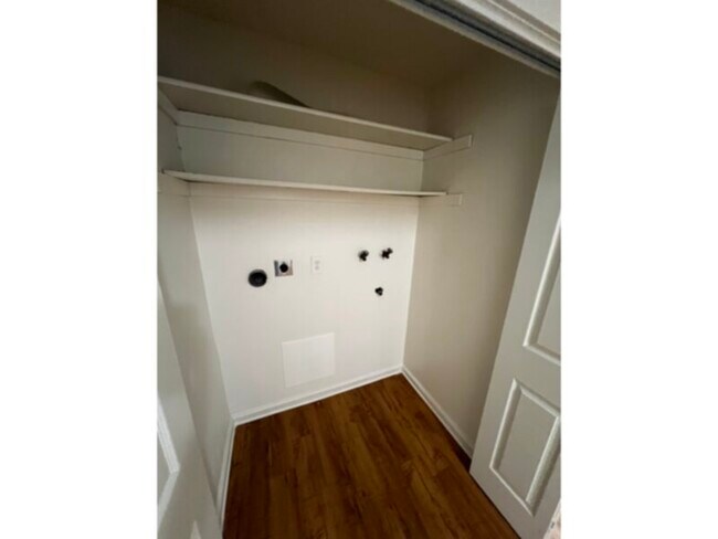 Building Photo - 4647 S Lowell Blvd