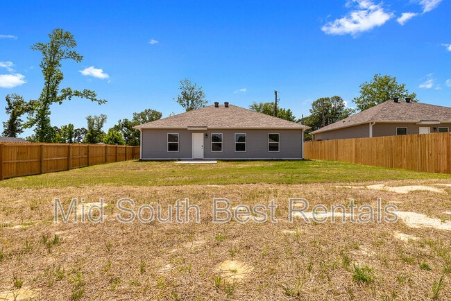 Building Photo - 508 Reba Ln