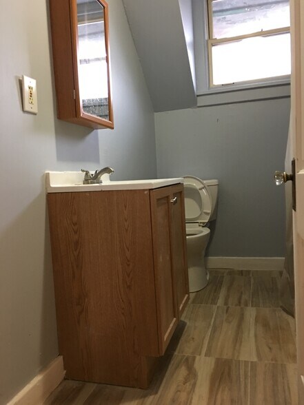 Building Photo - 165 Morewood Ave