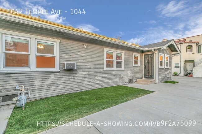 Building Photo - Beautiful newly remodeled 2 Bed + 2 Bath H...