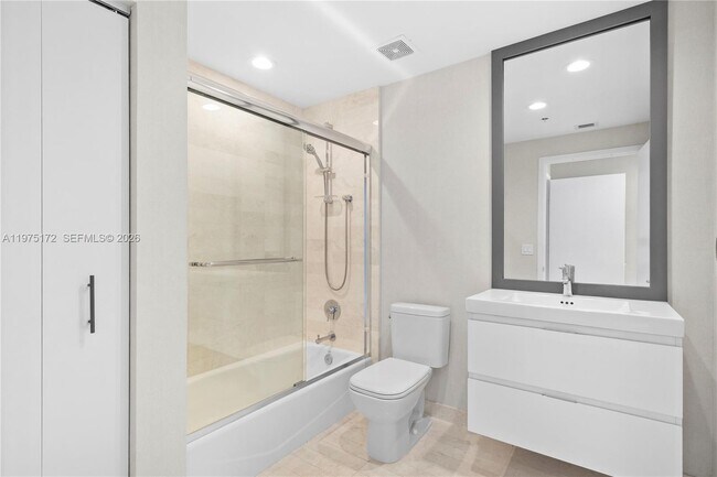 Building Photo - 17301 Biscayne Blvd