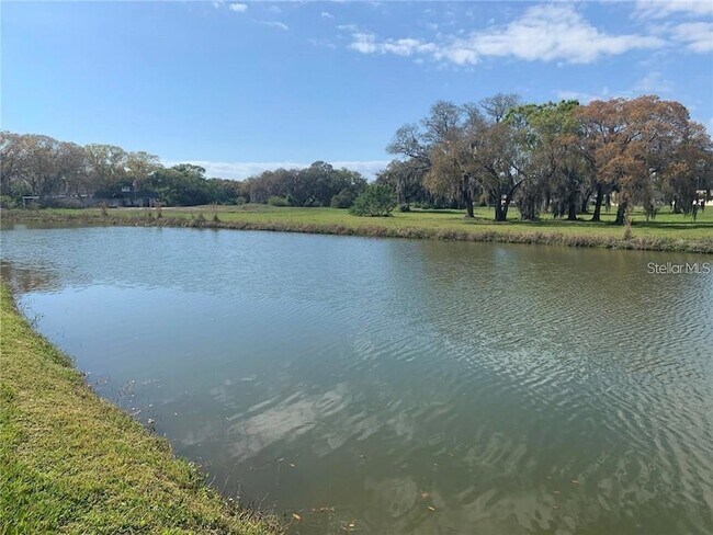 Building Photo - 205 Andover Pl N