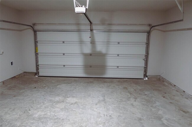 Building Photo - 211 Forest W St