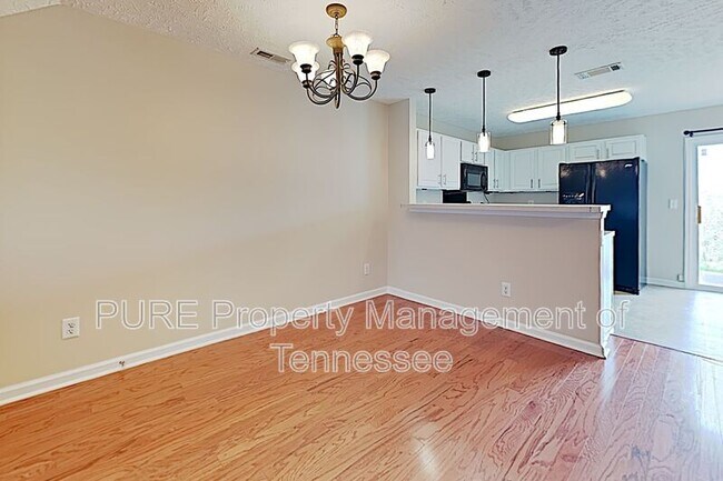 Building Photo - 426 Shadow Glen Dr